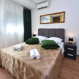 https://golden-room.hotelinzadar.com